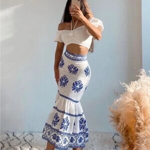 Elegant Blue and White Embroidered Skirt Sz L